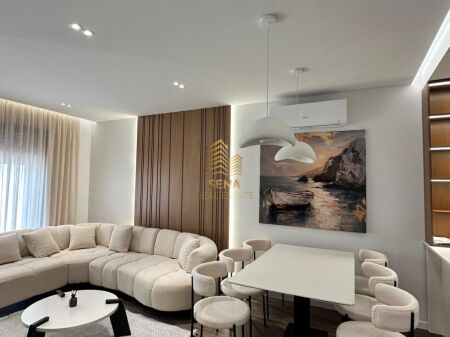 Qira, Apartament 2+1+blk+2wc,Liqeni Thate-Residenca Met Invest Lake Front,150,000 Leke/muaj