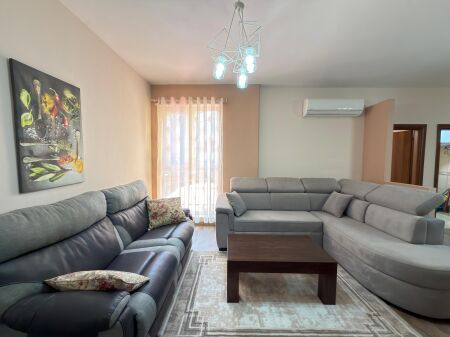 Apartament 1+1 me qira Liqeni i Thate