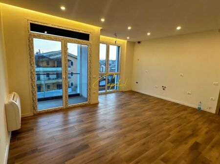 LOCALE COMMERCIALE IN AFFITTO 70 M2 VIA JORDAN MISJA 45.000 LEKE