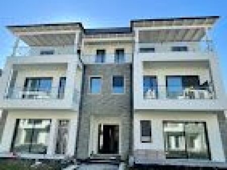 Shitet, Triplex 4+1+3+4 Poste Parkimi, Grey Stone Residence , Liqeni i Thatë