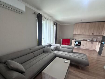 Affitto | Apartament 2 + 1 | Liqeni i Thatë | 700 €/mese