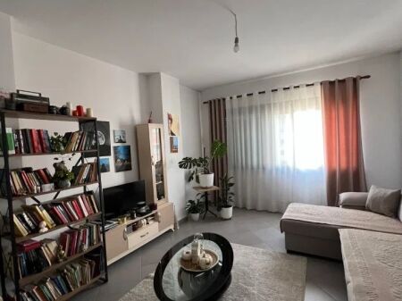 Apartament 1+1 per qera Astir Kompleksi Molla !