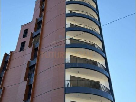 In vendita, Appartamento 1+1, presso il Complesso Grand, Tirana. 128.400 €