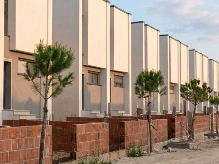 🏡 Shitet Apartament 1+1 – Gjiri i Lalzit, Turquoise Marina