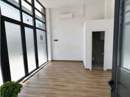 Pazari I Ri - Commercial Space for Rent 27m Floor 0 Building from 2025 Near the Red School ENT142766
