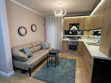 Appartamento 2+1 in affitto a Tirana e Re 650 € /Mese