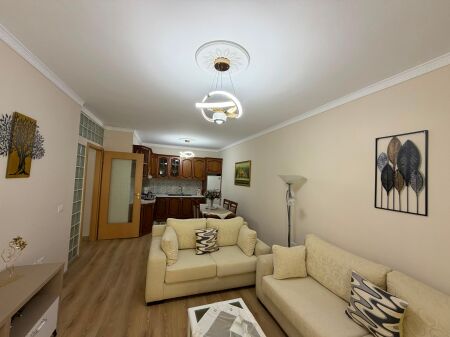 Shitet Apartament 1+1 ne Plazh