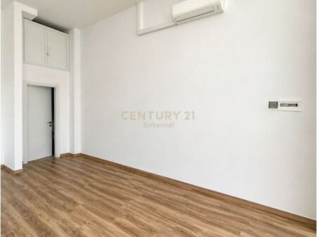 Pazari I RI - Commercial Space for Rent 57m2 Floor 0 Building of 2025 Near the Red School ENT142765