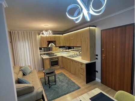 Apartament 2+1 me qera tek Tirana e Re