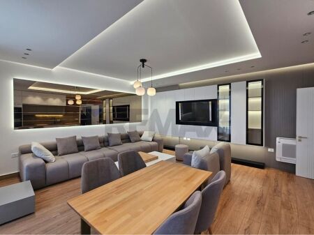 Apartament - Për Qira - Bulevardi i Ri, Tiranë