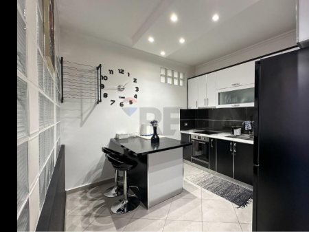 Apartament per shitje 2+1+2 tek Rruga e Kavajes