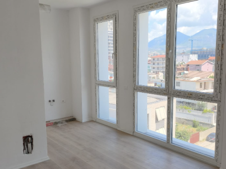 SHITET APARTAMENT 1+1 – PRANË BULEVARDIT TË RI