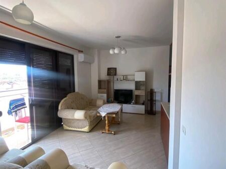 Affitto | Apartament 2 + 1 | Kinostudio | 470 €/mese