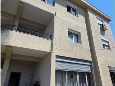 VILË 3-KATËSHE ME QIRA NË LAPRAKË – IDEALE PËR INSTITUCIONE, KLINIKA DHE QENDRA EDUKIMI! Atrium142741