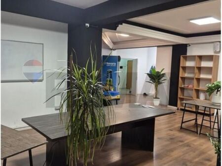 SERVICE OFFICE 153M2 AT RRG KAVAJES