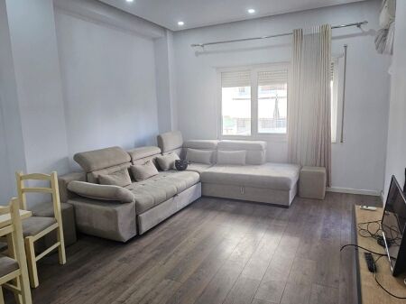 Apartament 1+1 per qera Kopshti Botanik !