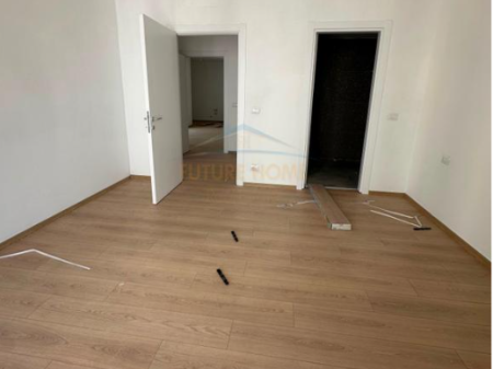 SHES Apartament 2+1+2+Post Parkimi,Ish Dogana,Tirane. DB70112
