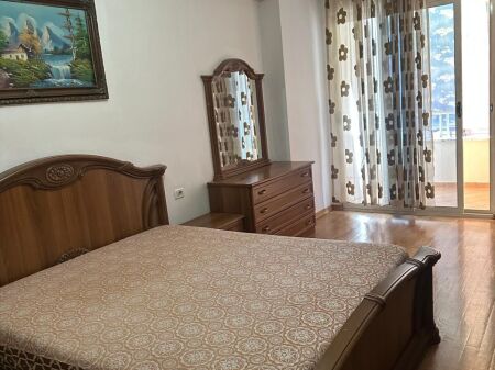 Jepet apartament me qera