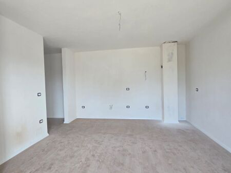 Apartament 1+1 per shitje tek Ish Fusha e Aviacionit