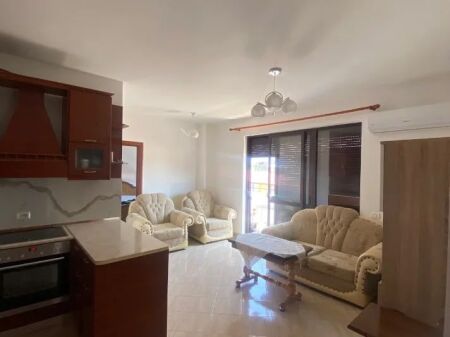 APARTAMENT ME QERA 2+1 KINOSTUDIO 55.000 LEKE FH-78887