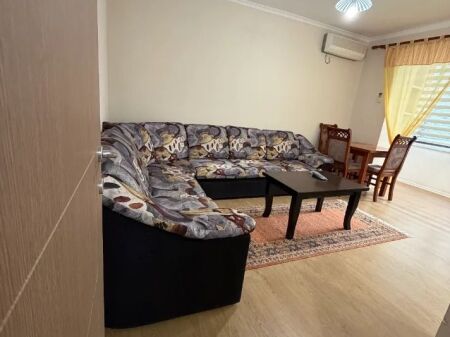 🏢 Ali Demi,perballe Njesise Administrative nr.2 jepet me qera apartament1+1,e mobiluar.55,000Leke
