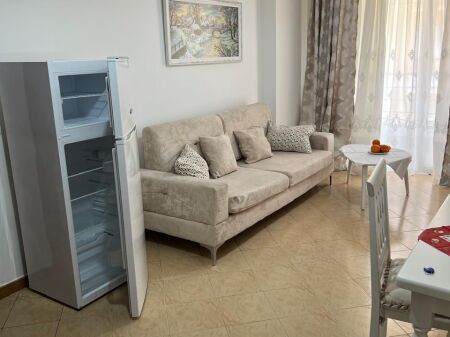 Per qira apartament 1+1 Pallati i Sportit Durres