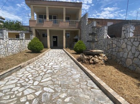  IN VENDITA – CASA PRIVATA SU DUE PIANI CON GIARDINO E AMPIA TERRAZZA 