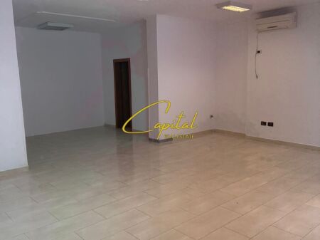 NEGOZIO IN AFFITTO 60 M2 PIAZZA WILLSON 600 EURO