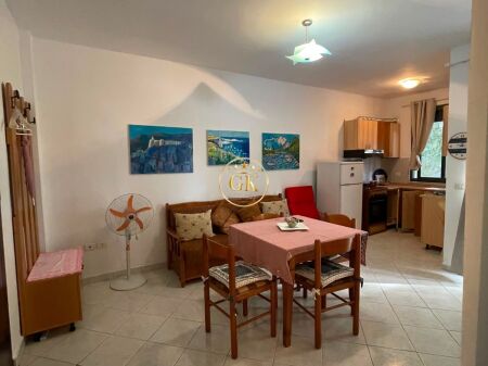 🏡 Apartament Me Qera 1+1 + Ballkon Pranë Majestic Shkembi Kavajes