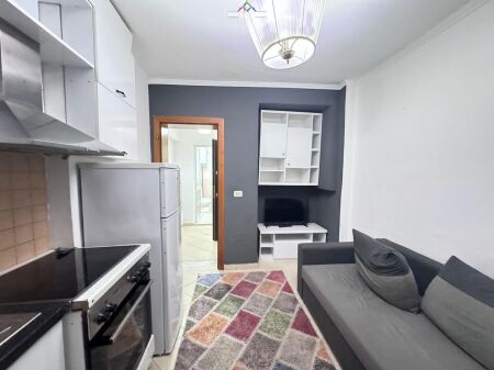 Appartamento in Affitto 1+1 a Bllok (ID B211298) Tirana.