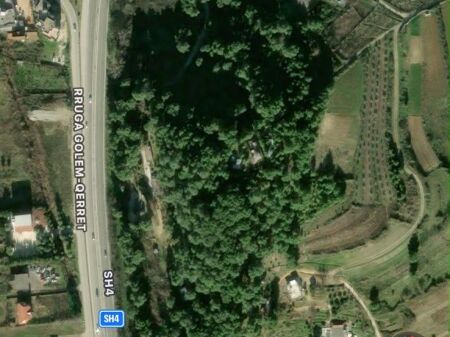 🌿 Shitet Tokë në Golem – Pranë Rrugës Nacionale SH4 🌿