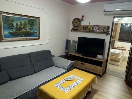 2+1,kat 1 pallat ekzistues,kinostudio,550 mije leke