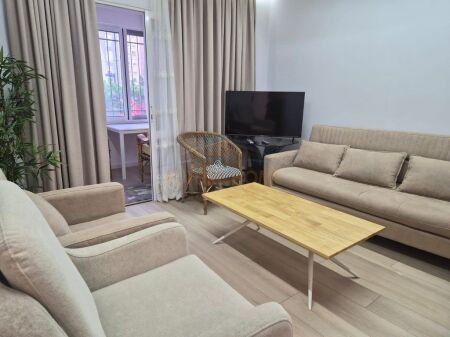 Qera, Apartament 2+1, Ish Parku I Autobuzave