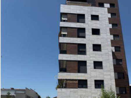 Pazari I Ri - Commercial Space for Rent 27m Floor 0 Building from 2025 Near the Red School