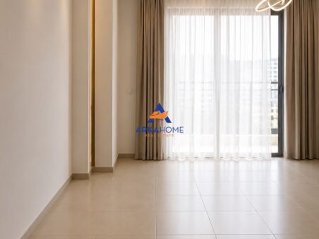 AFFITTASI APPARTAMENTO (ADATTO ANCHE PER UFFICIO) 3+1+BALCONE "COMPLESSO OLIMPICO, COMUNE DI PARIGI" 100000 LEKE