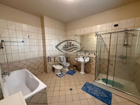 Apartament me Qera në Zemër të Durrësit