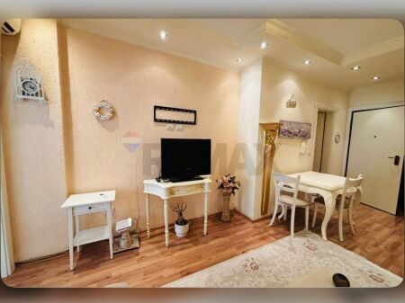 Jepet me qira apartament 1+1 – Rruga e Barrikadave