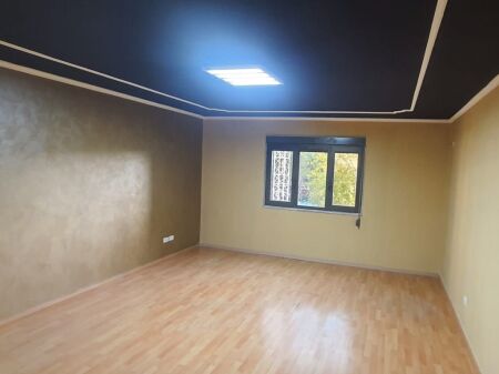 🏢Piazza Skenderbej, Via Durres, appartamento 3+1+2 in affitto, Vuoto 110.000 Leke (Netto)