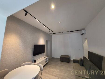 VENDESI APPARTAMENTO 2+1 NEL CUORE DEL BLOK ✨🏡 210,000 €
