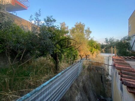 Shitet Truall + Shtëpi me Potencial të Lartë Zhvillimi
