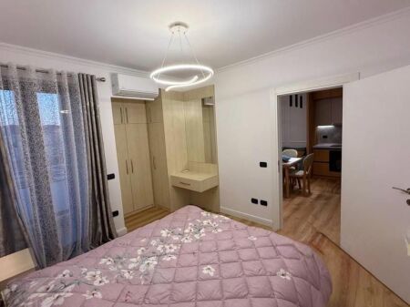 🏡 Jepet me Qira Apartament 1+1 – Rruga e Kavajës, Qendër