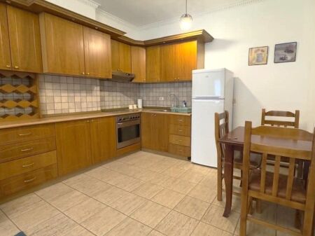 Affittasi appartamento 1+1, nel centro di Tirana (circo di Tirana) 65000 lek al mese