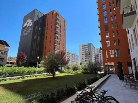 📣 QERA POST PARKING 📍 Kompleksi ASL, Prane Pediatrise 🛣️ Rruga “Kongresi i Manastirit” ✨
