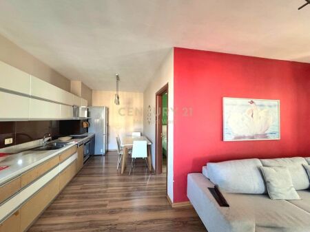 Apartament 2+1+2 me qira tek Rruga e Barrikadave