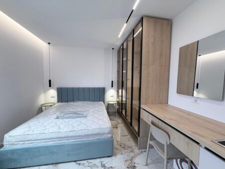 STRADA DI DURRES, VENDIAMO APPARTAMENTO 1+1 E STUDIO