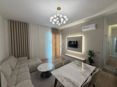 Jepet me qira një apartament modern 2+1, i sapo arreduar 650 € /Muaj