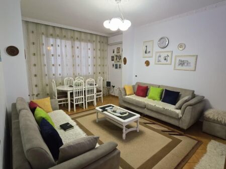 Shitje | Apartament 2 + 1 | Rruga 5 Maji | 250000 €