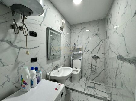 Jepet me qira apartament 2+1+2 plus post parkimi ne Rrugen e Kosovareve