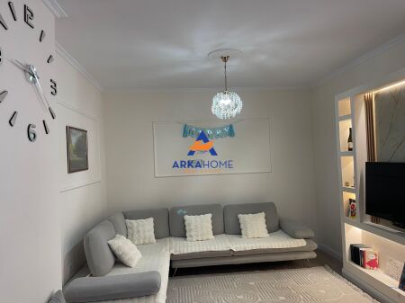 SHITET APARTAMENT 1+1+VERANDË PRIVATE "BULEVARDI NENE TEREZA, KAMEZ" 88500 EURO