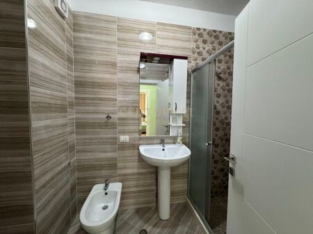 APARTAMENT 1+1 PER QIRA PRANE TOPTANIT!